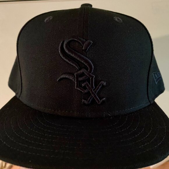Nwt New Era Black Out 59Fifty Chicago White Sox Fitted Hat Cap MLB - Picture 1 of 4